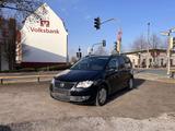 Volkswagen Touran TEMPOMAT*KLIMAAUTOMATIK*7-SITZER*TÜV*AU/0 - gebrauchte VW Touran aus dem Jahr 2007