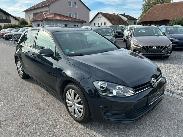 Volkswagen Golf - 1