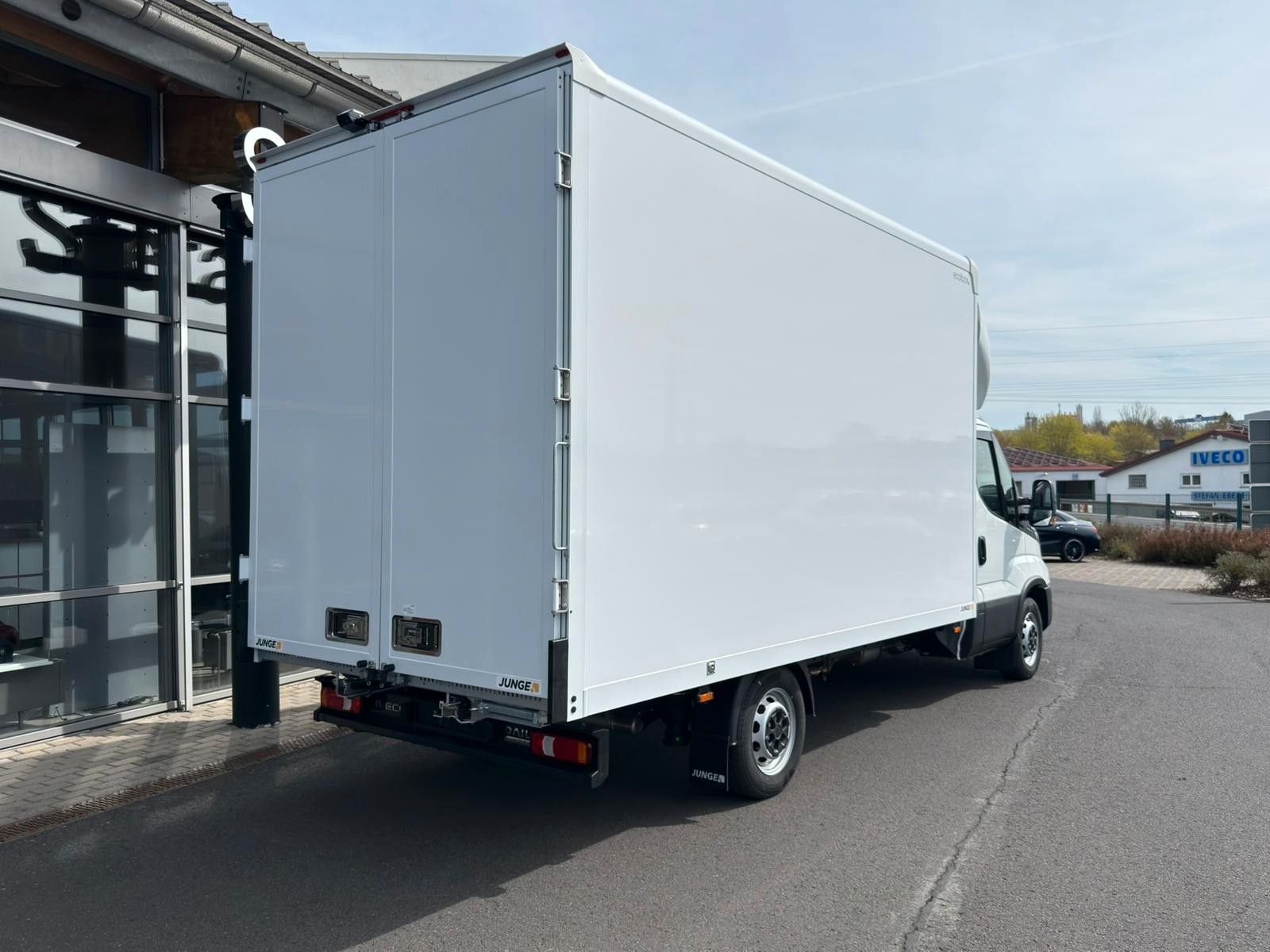 Fahrzeugabbildung Iveco Daily 35S16 A8 *R4.100mm*Automatik*Kamera*JUNGE*
