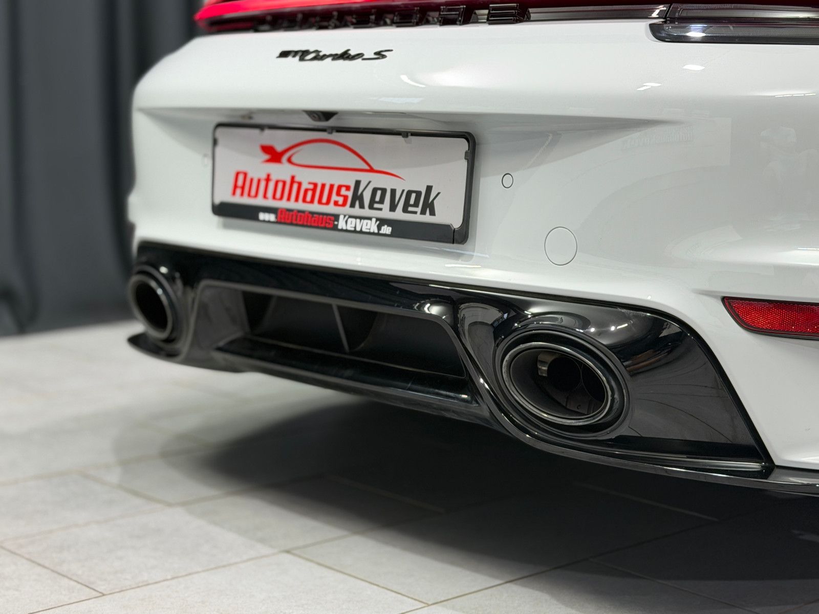 Fahrzeugabbildung Porsche 992 Turbo S|AERO-PAKET|BRABUS|BOSE|ACC|KW