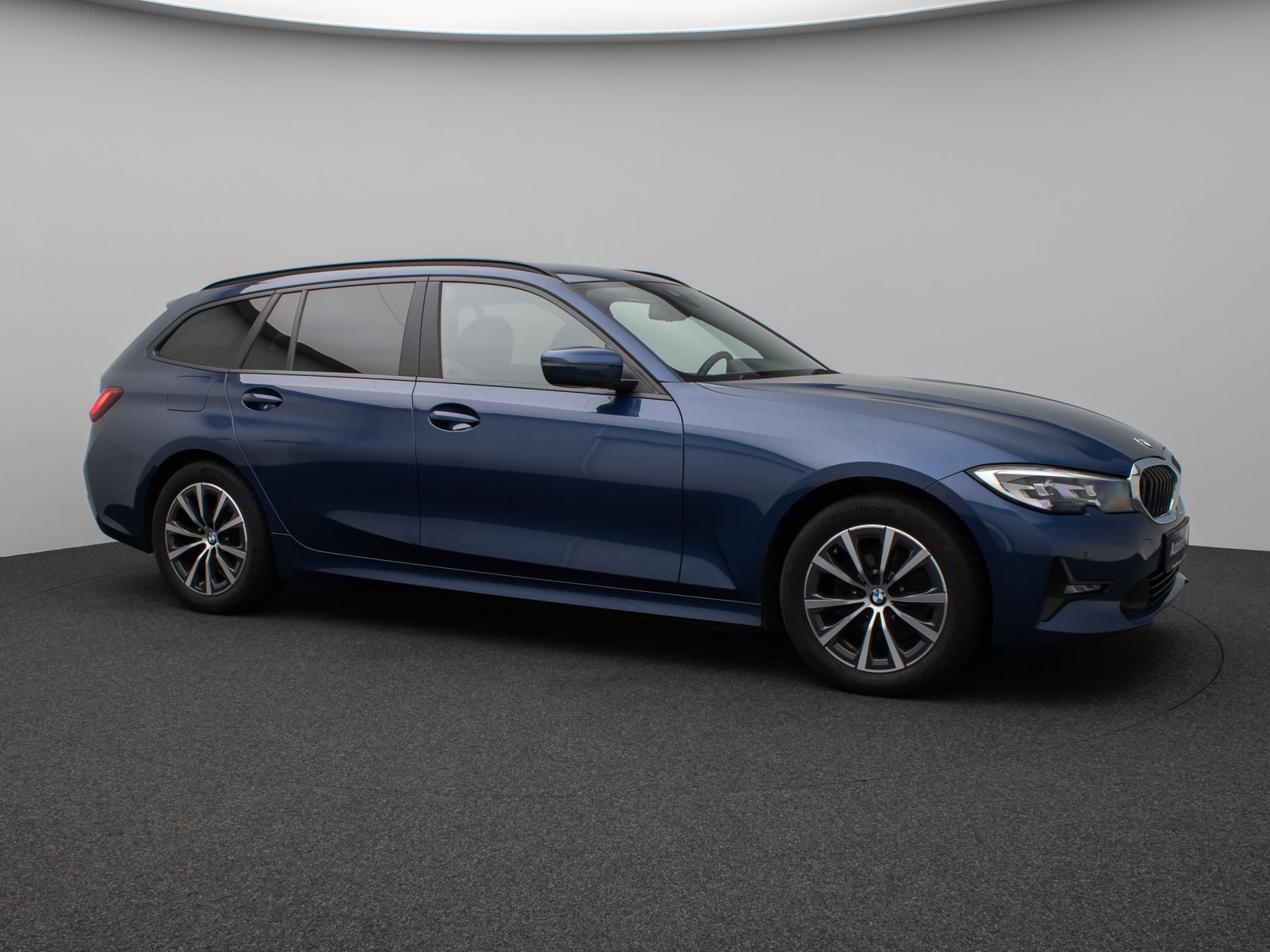 Fahrzeugabbildung BMW 320d HUD DAB CockPitPro Lordos PDC Alarm Sport