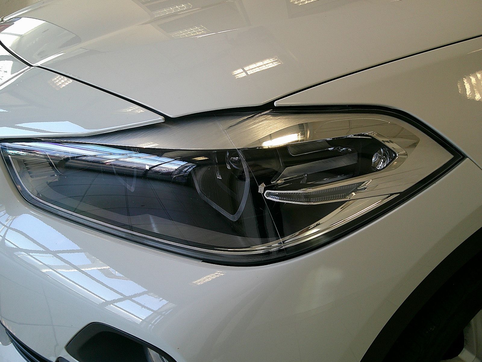 Fahrzeugabbildung BMW X2 sDrive 20 i Advantage / NAVI /AHK/