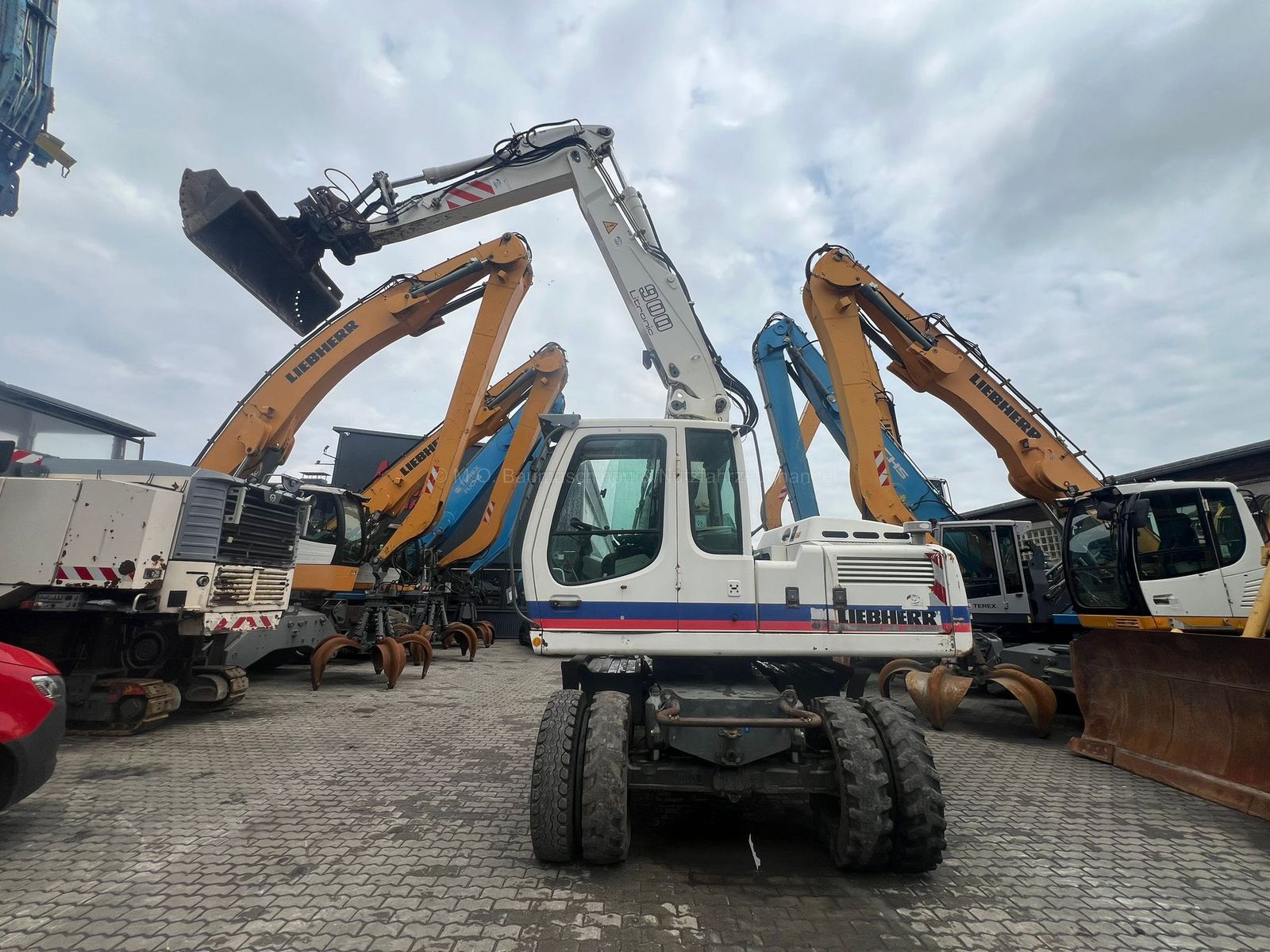 Fahrzeugabbildung Liebherr A 900 C-Litronic / SW/ZSA/VSA/ Hammerleitung/