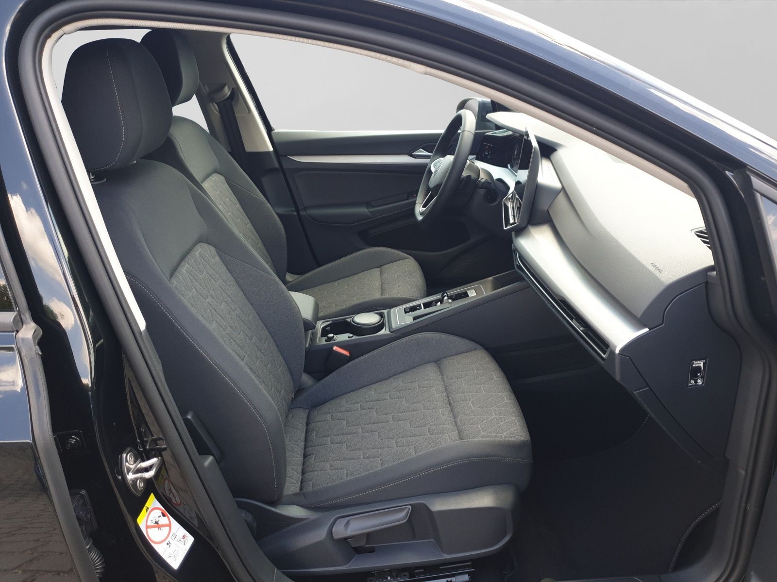 Volkswagen Golf 1.5 eTSI DSG LIFE ACC PDC LM17 KAMERA foto 4