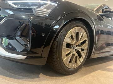 2024 AUDI Q8 E-TRON — фото 6