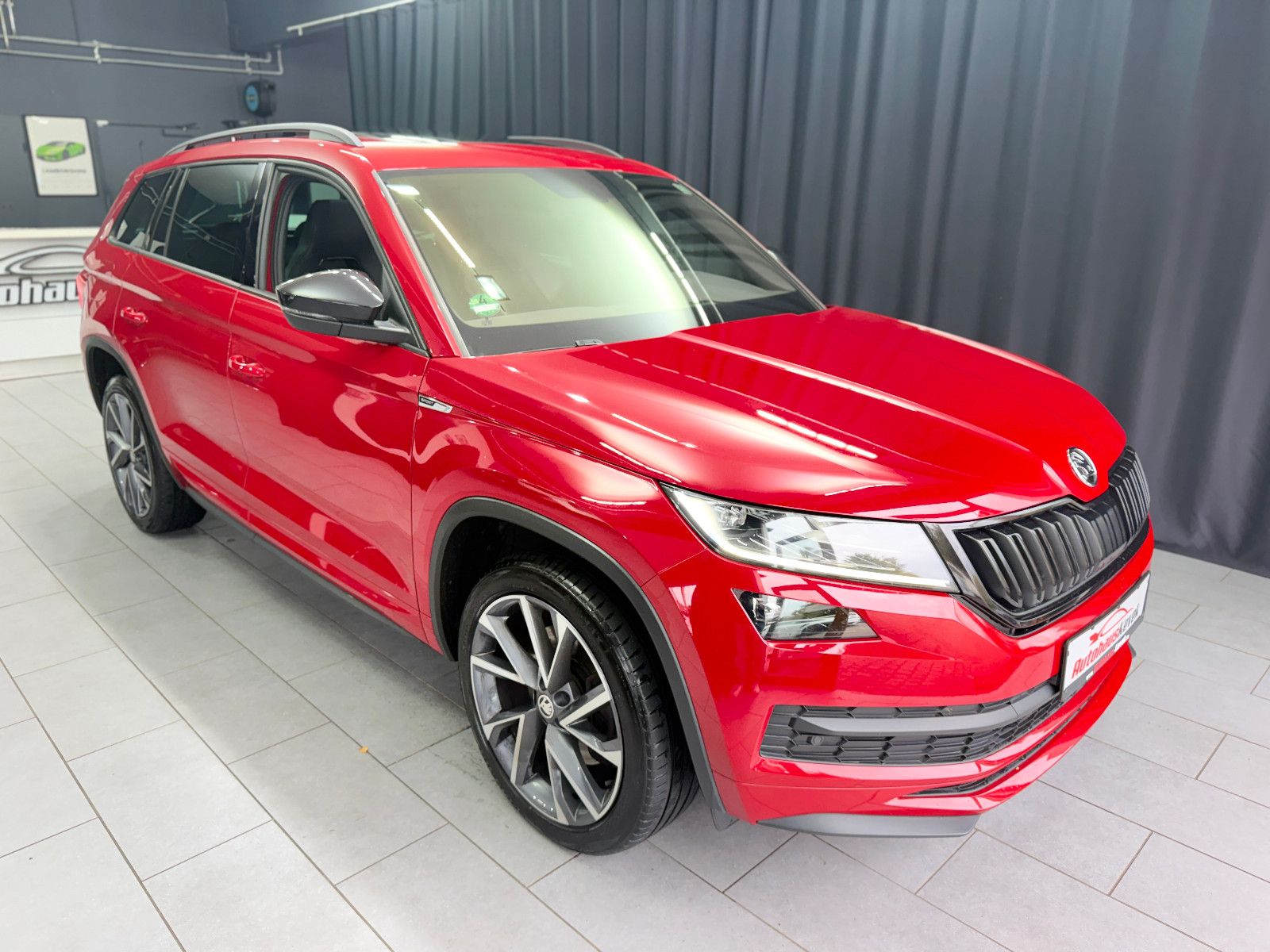 Fahrzeugabbildung SKODA Kodiaq Ambition 4x4|7-SITZER|CANTON|PANO|AHK