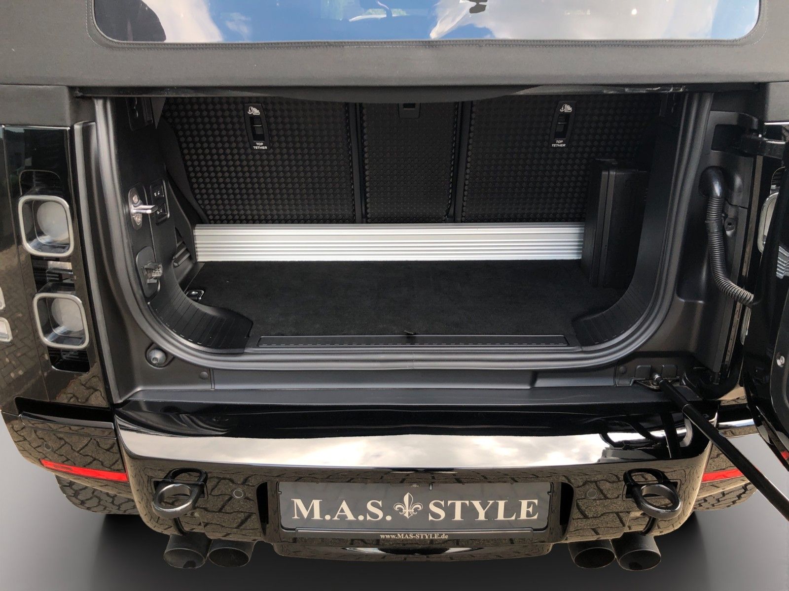 Fahrzeugabbildung Land Rover Defender 90 V8 Cabrio Einzelstück m. TÜV