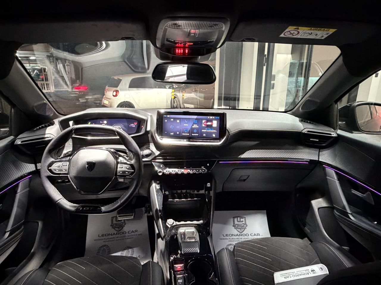 Peugeot 208 Hybrid 145 e-DCS6 GT LINE FULL BLACK imagem 3