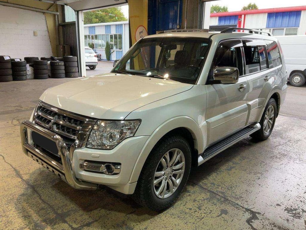 Image of Mitsubishi Pajero