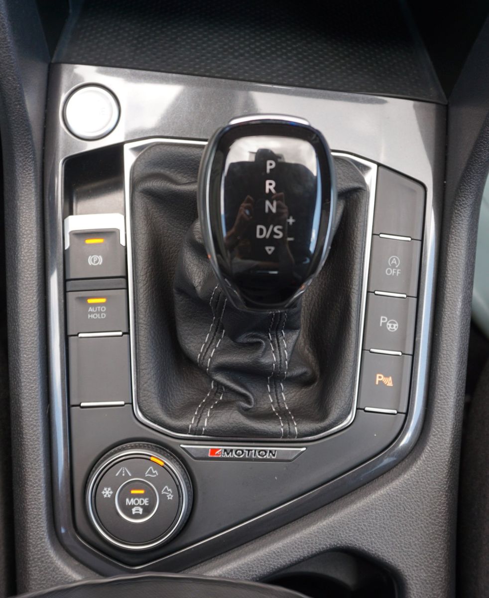 Fahrzeugabbildung Volkswagen Tiguan Allspace R-Line 4M LED,Navi,PDC,AHK