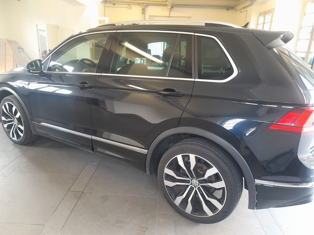 Volkswagen Tiguan 2.0 TDI SCR 4MOTION Sport R-Li imagem 2