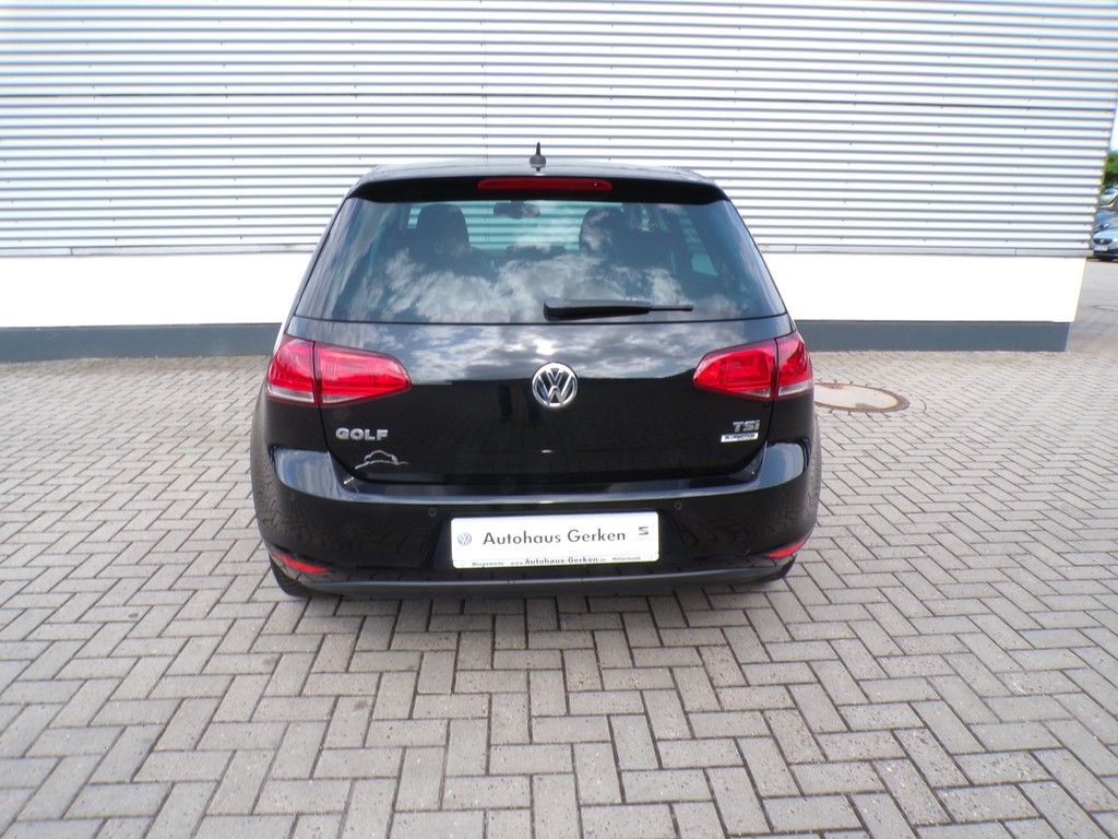 Fahrzeugabbildung Volkswagen Golf VII 1.2 TSI Allstar *Navi*SHZ*PDC vorne+hin