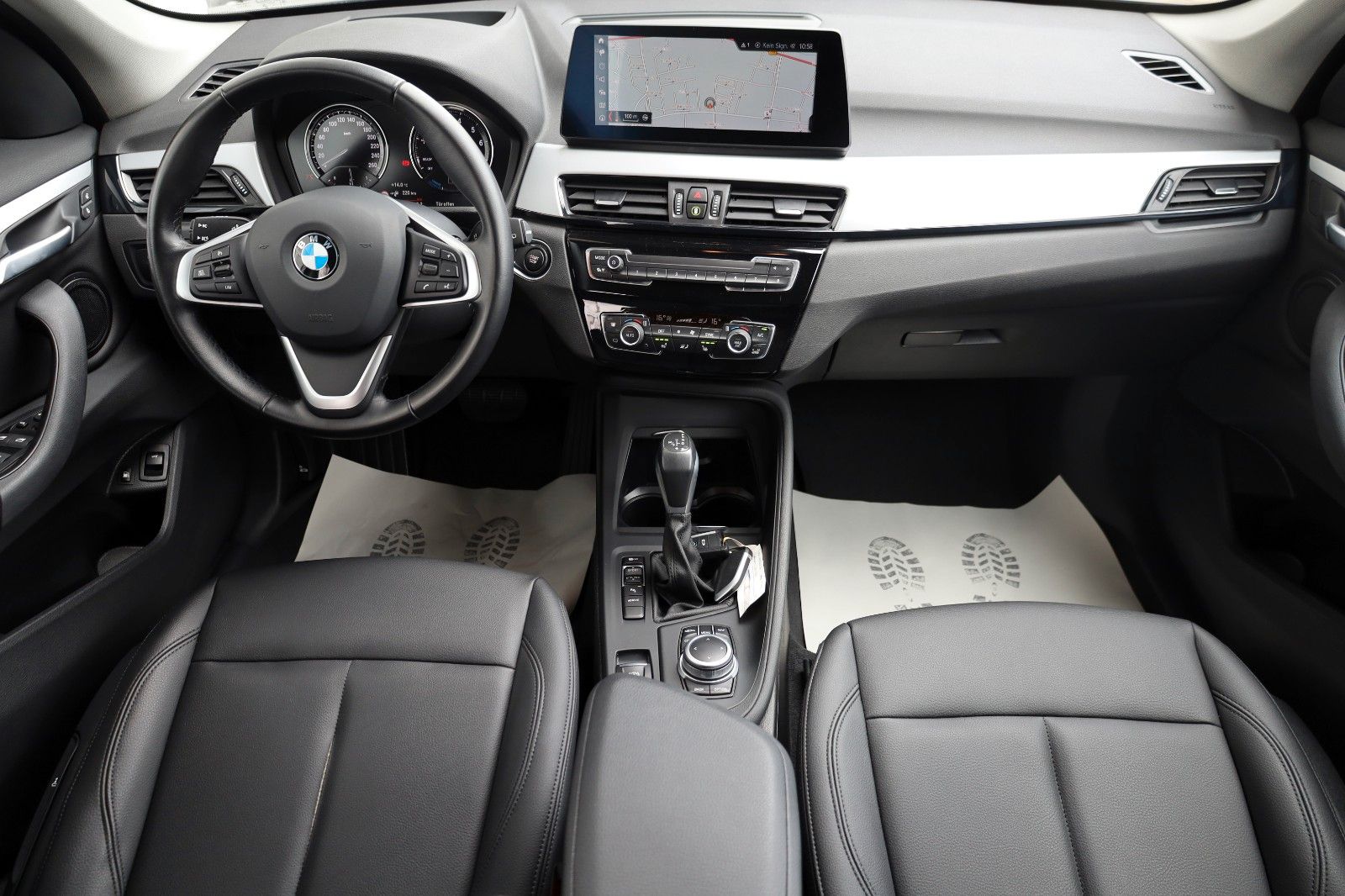 Fahrzeugabbildung BMW X1 xDrive25e Advantage,Leder,Navi,LED,HUD,Kamera