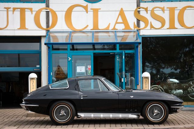 Chevrolet Corvette Sting Ray 5.4 V8 355hp