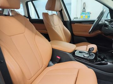 BMW X3 xDrive20d Gestiksteuerung HiFi DAB LED WLAN