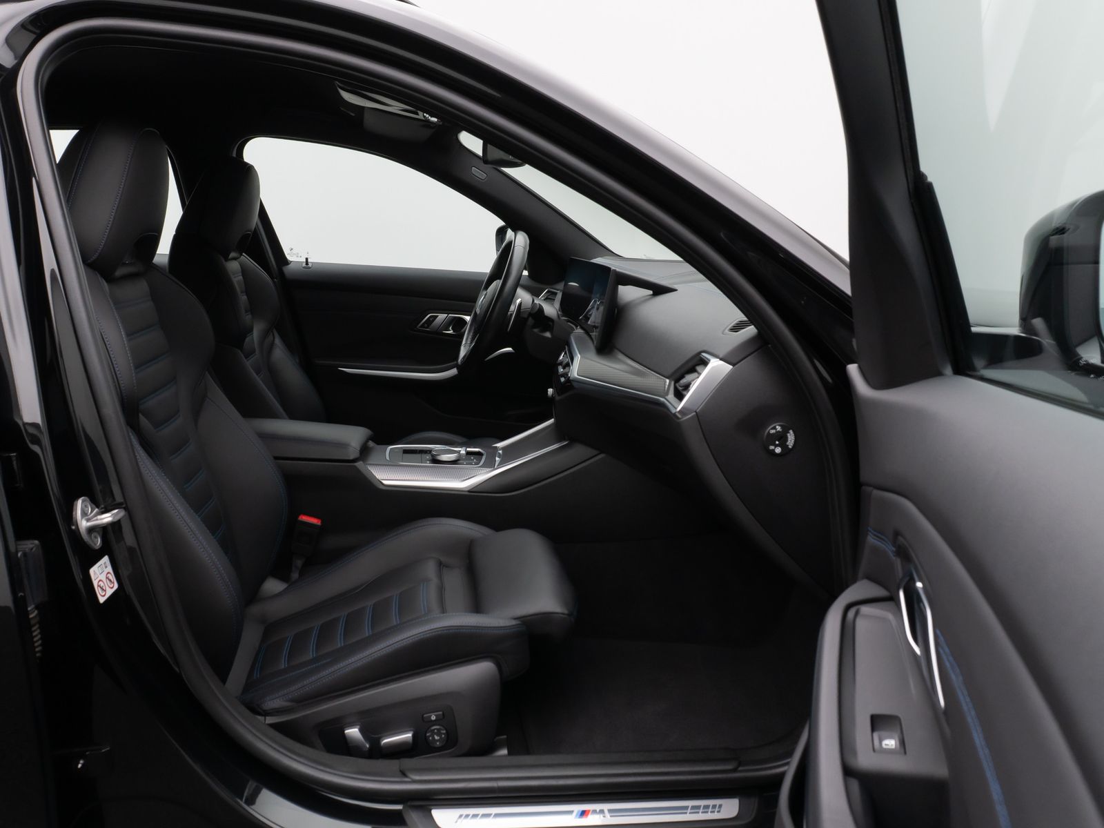Fahrzeugabbildung BMW 318d M Sport DAB HUD CockPitPro Lordos PDC Leder