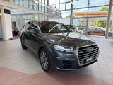 Audi Q7 3.0 TDI quattro 3x S-Line 7-Sitzer Virtual - graue Audi Q7