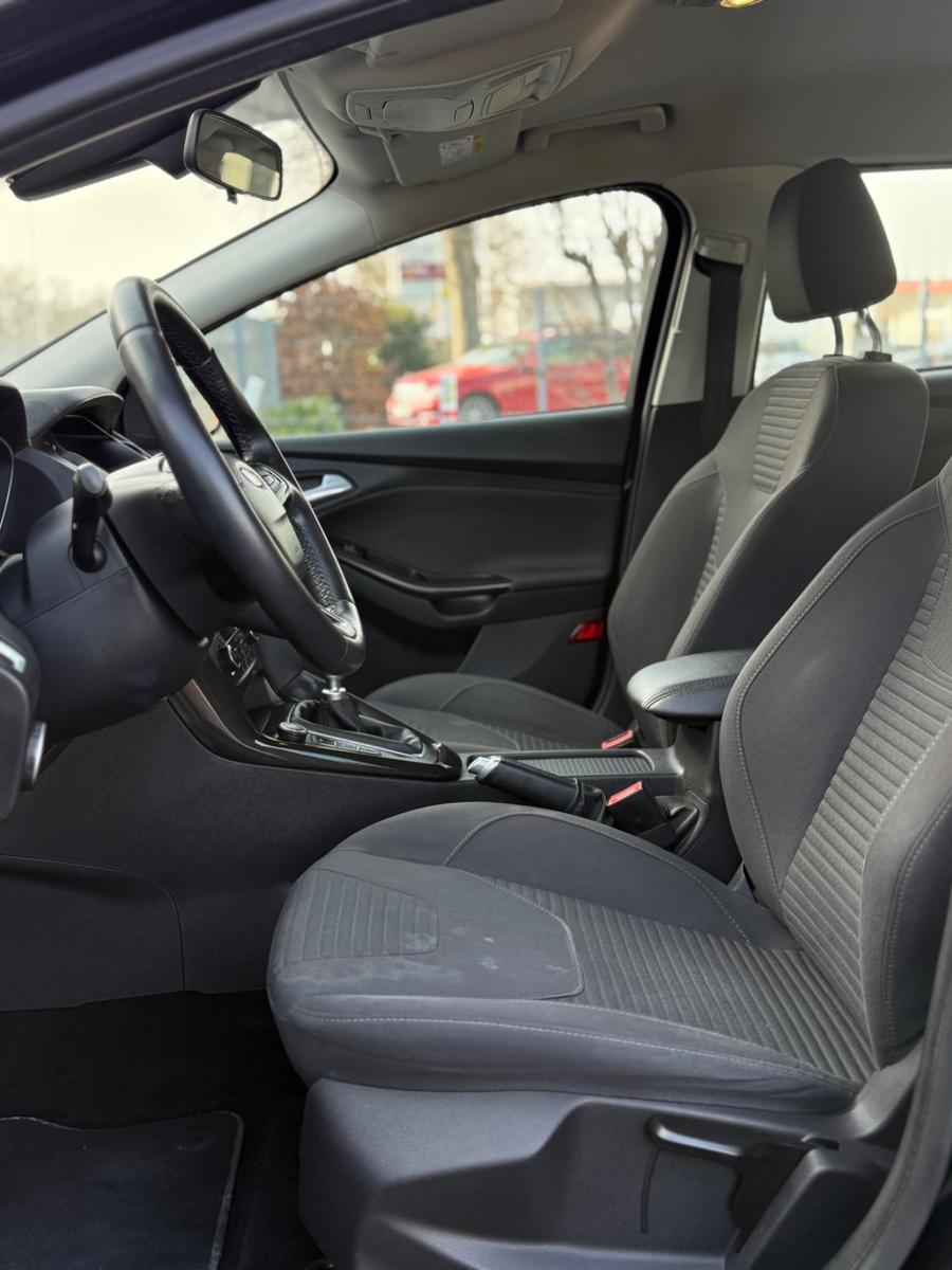 Ford Focus 2015 — photo 17