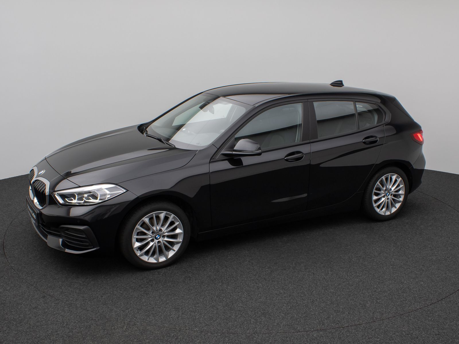 Fahrzeugabbildung BMW 118i PDC DAB CockPitPro AHKFernlichtassistent