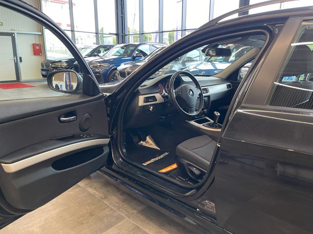 BMW 318i  Touring *NAVI*KLIMA*TEMPOMAT*>SZHZ*