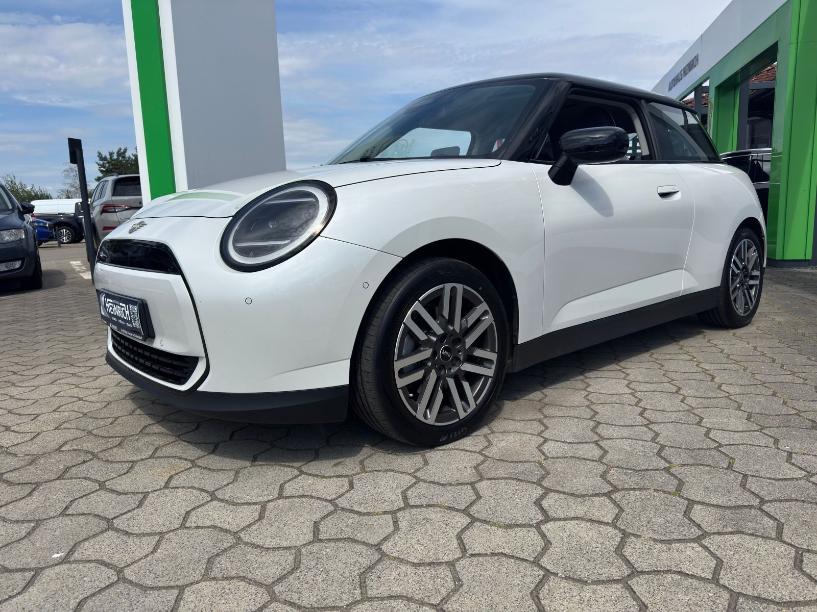 Fahrzeugabbildung MINI Cooper E*RFK*Head-Up*Wärmepumpe