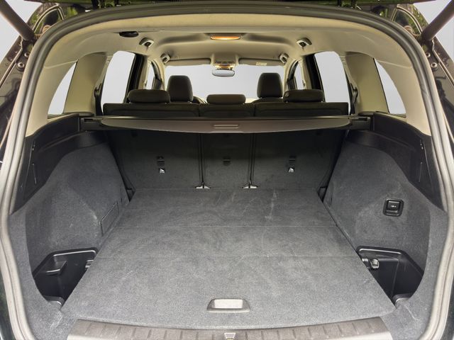 Fahrzeugabbildung BMW 218d Gran Tourer Automatik+LED+Kamera+Navi+Spur