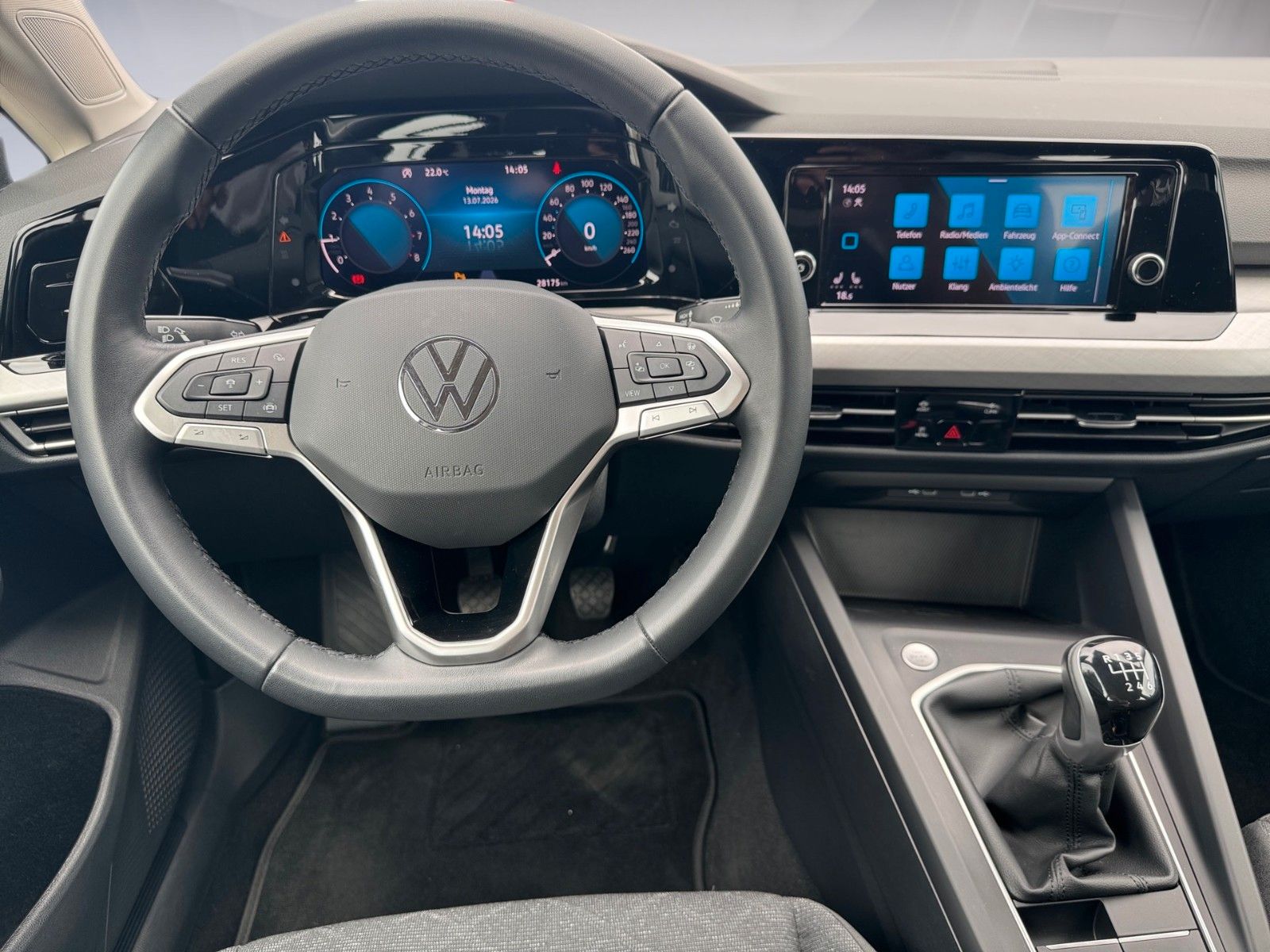 Fahrzeugabbildung Volkswagen Golf VIII Lim. Life 1.5 TSI