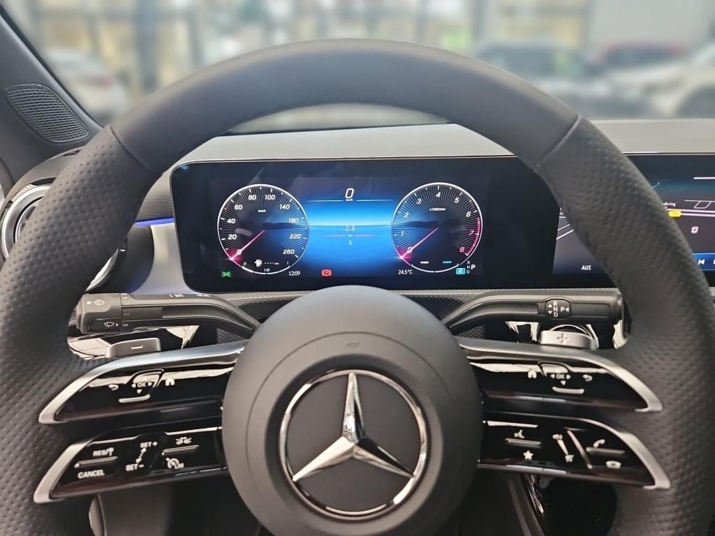 Fahrzeugabbildung Mercedes-Benz A 200 Limo ++SPECIAL-EDITION+AHK+KEYLESS+MULTI++