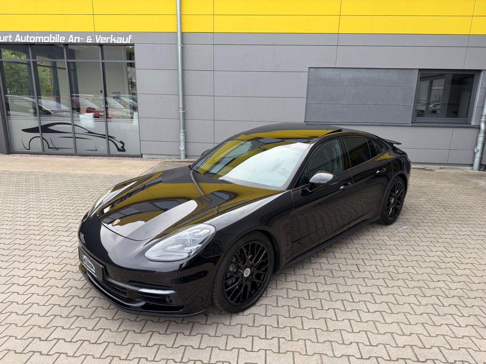 Porsche Panamera 4
