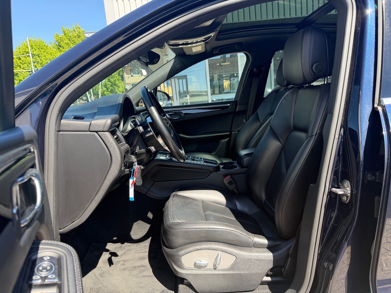 Fahrzeugabbildung Porsche Macan S Diesel/PANO/APPLE/NAVI/PDC/TEMPOMAT/SHZ