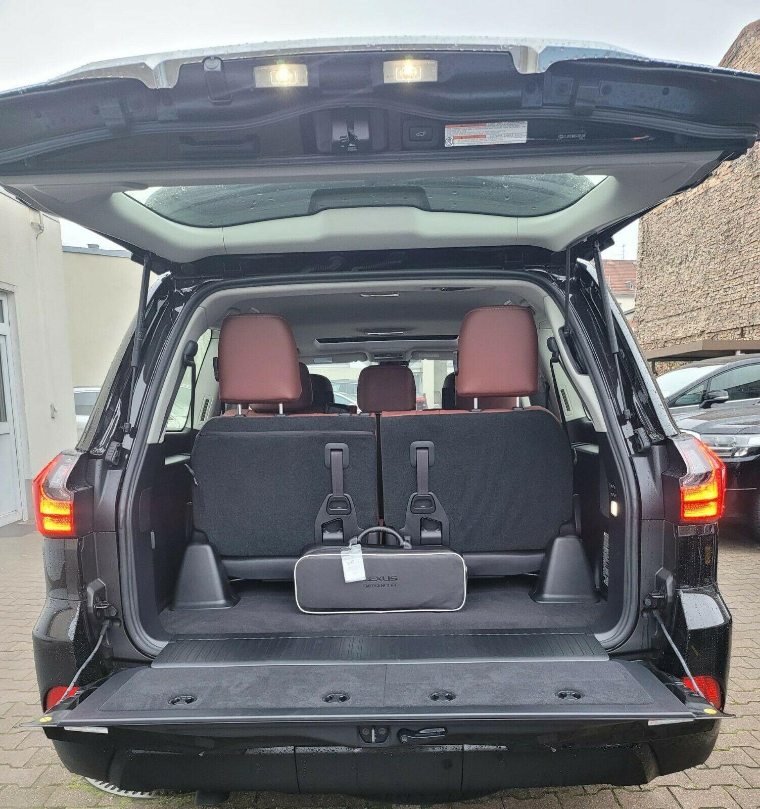 Car Image 28