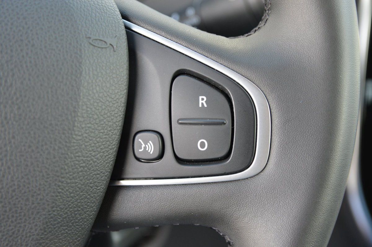 Fahrzeugabbildung Renault Captur   Limited SHZ Alu Ganzjahresreifen