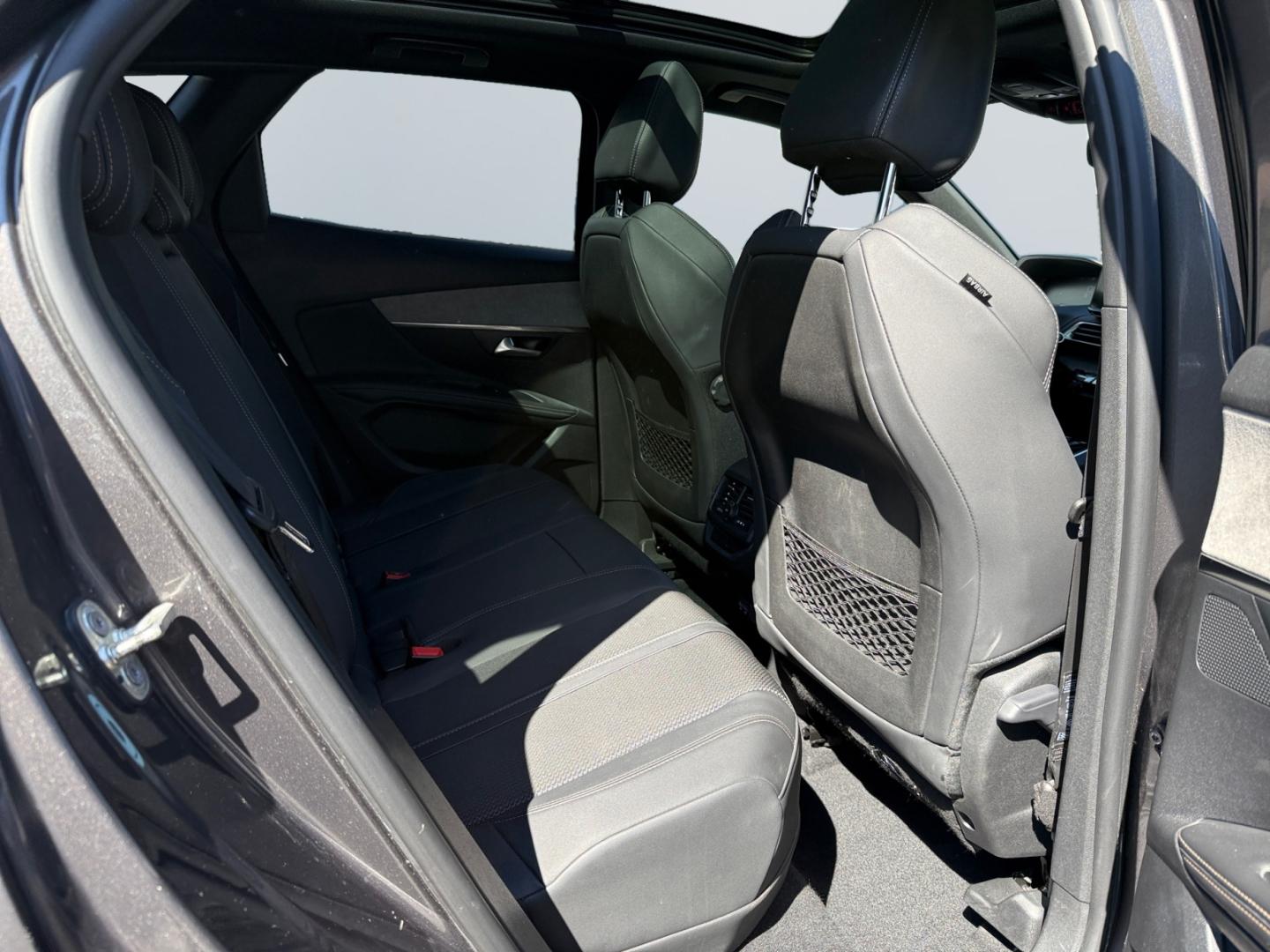 Peugeot 3008 1.6 Hybrid4 300 GT (Plug-In) *Pano*CAM*ACC*
