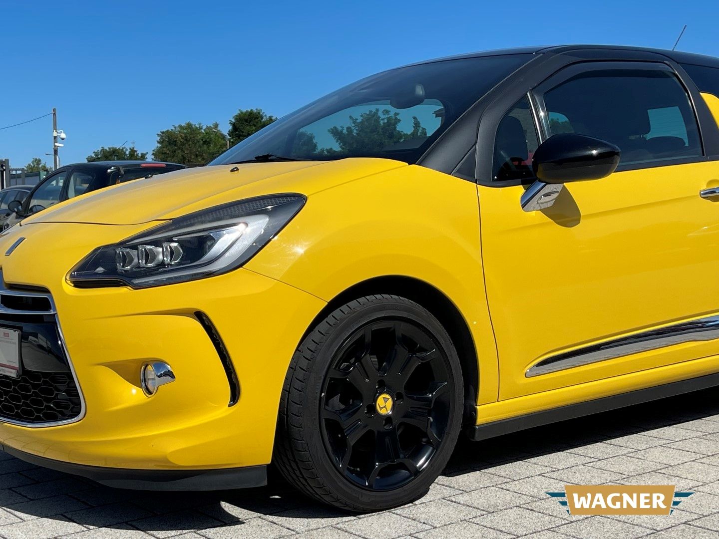 Fahrzeugabbildung Citroën DS3 SportChic Klimaautomatik Bi-Xenon Sportsitze