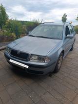Skoda Octavia 1.6 Tour Combi Tour - Skoda Octavia aus 2004: Kombi