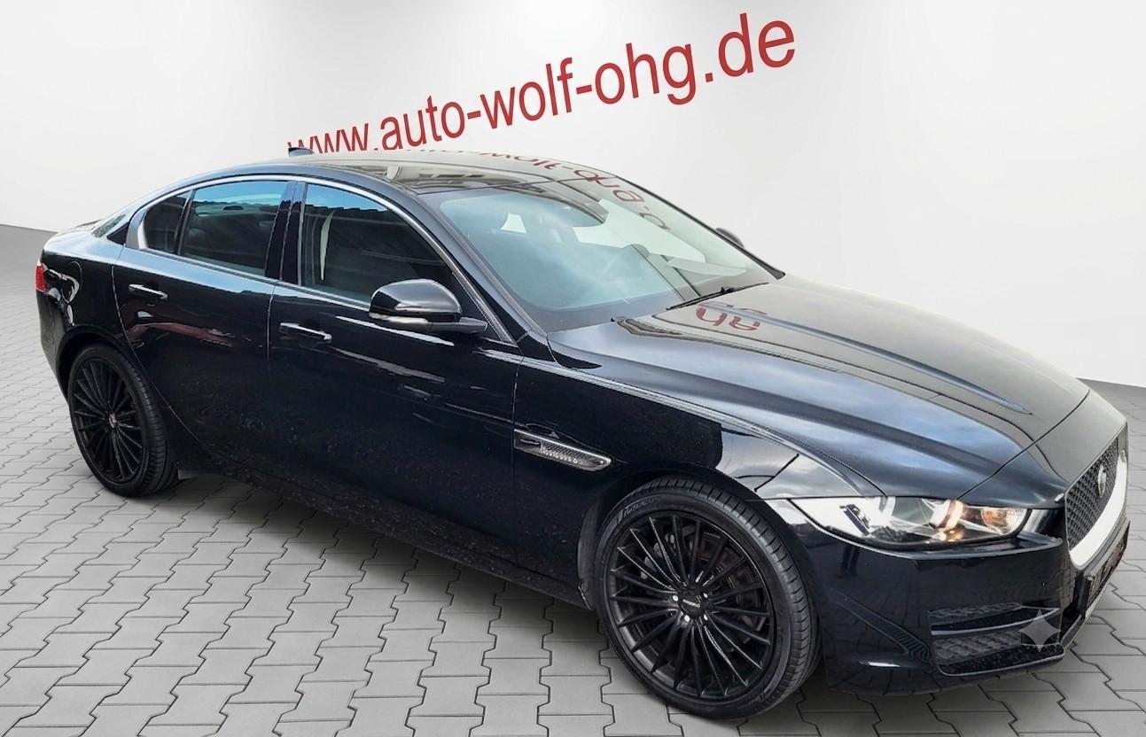 Jaguar XE 20t Pure mit 19 Zoll Carmani