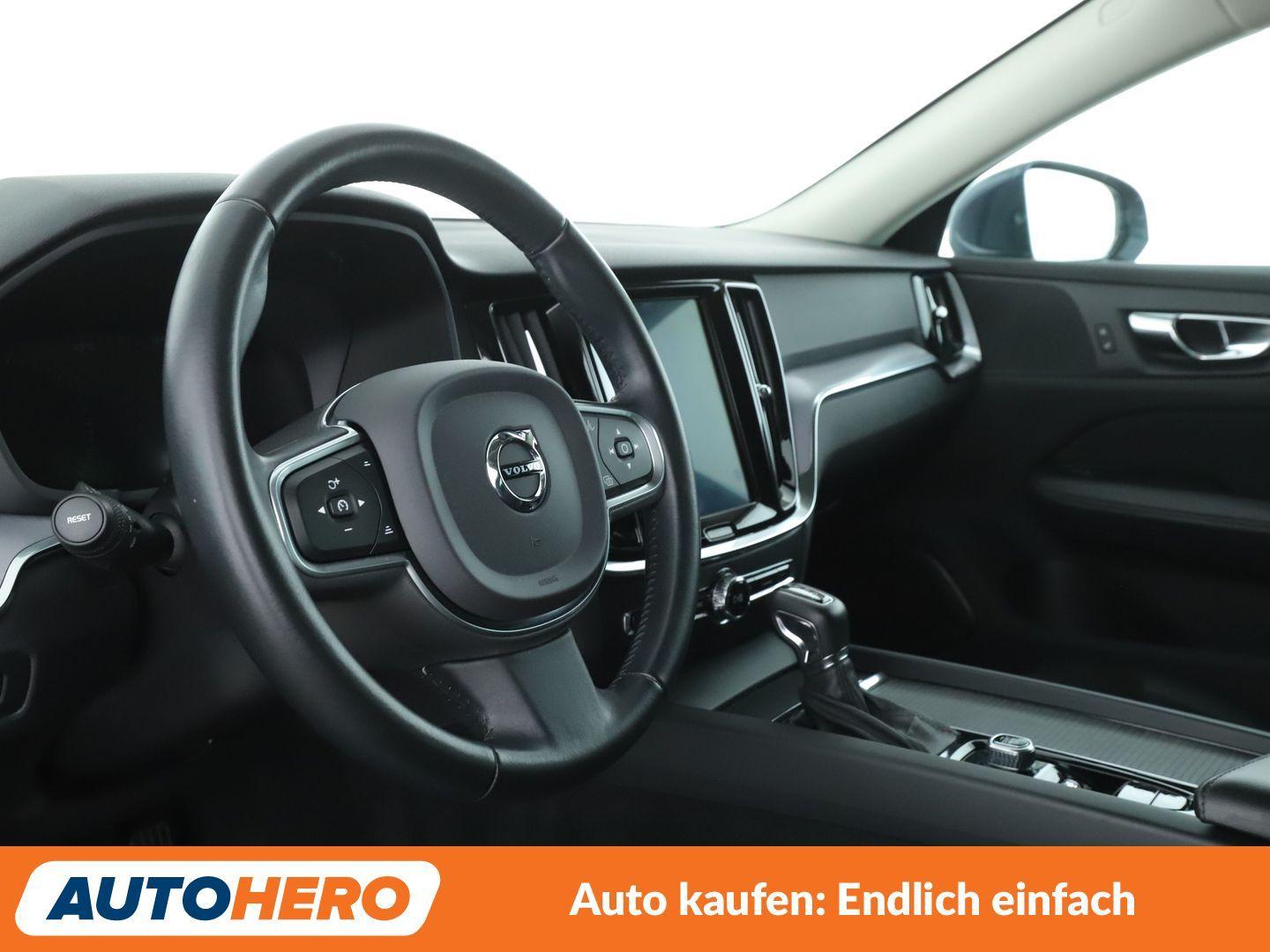 Volvo V60 2.0 T4 Momentum Pro Aut*NAVI*LED*TEMPO*PDC*