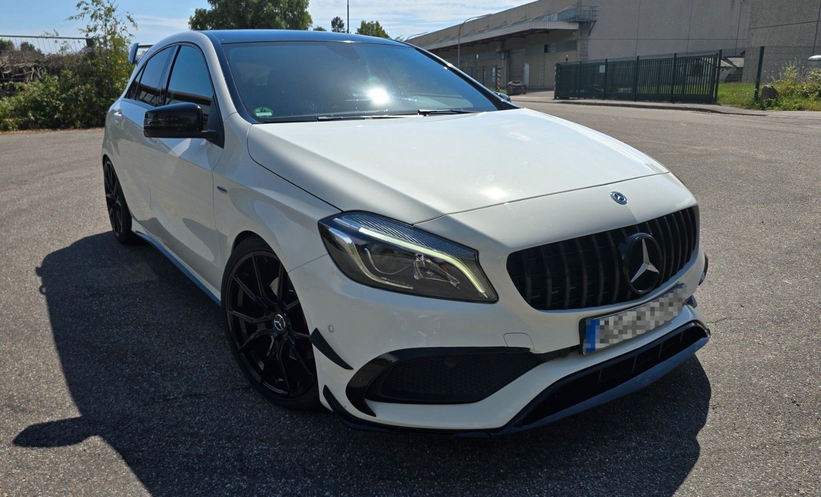 MERCEDES-BENZ A 250 AMG AERO*LED*NAV*SHZ*PDC*HARMAN*ALCANTARA