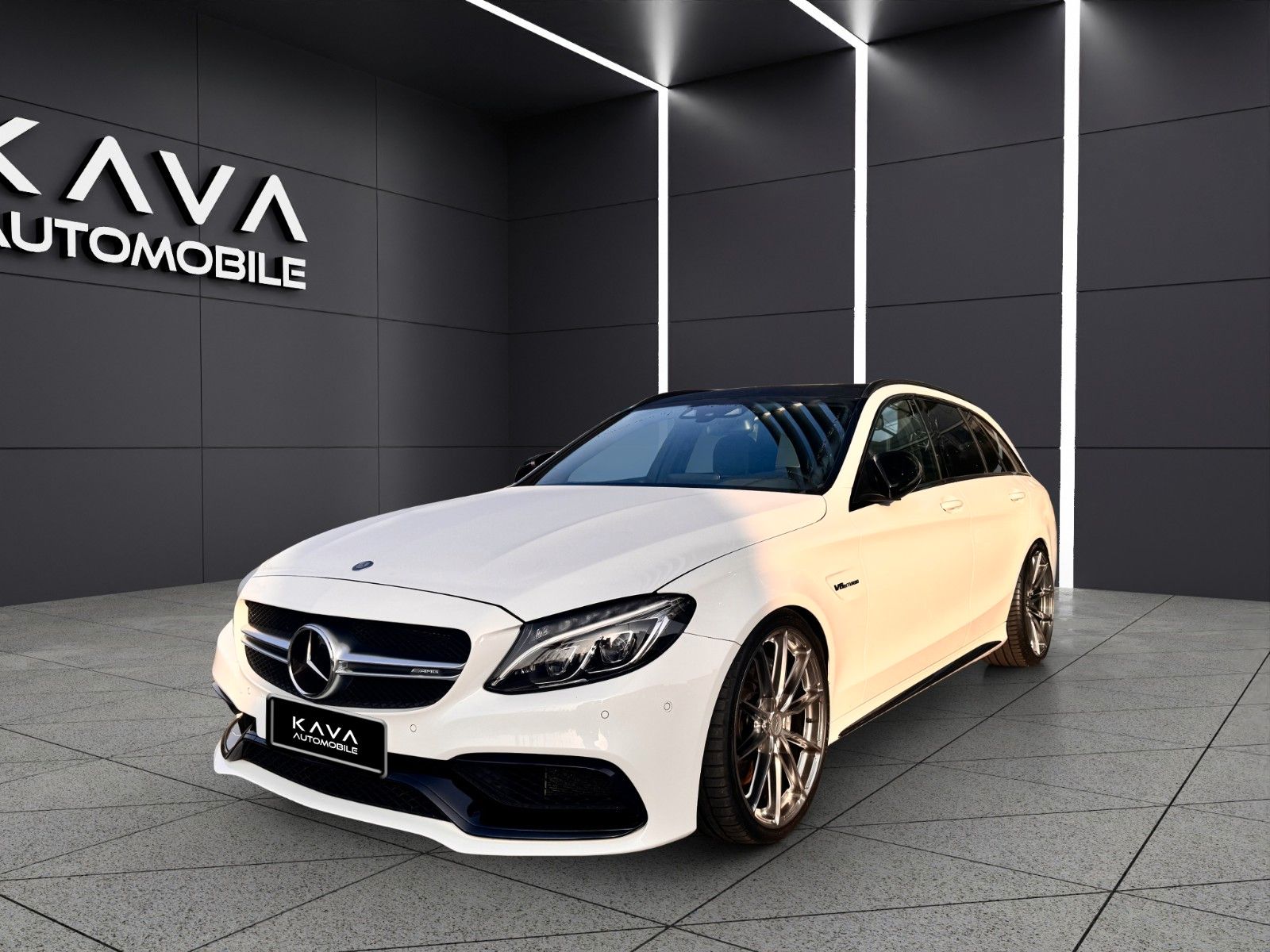 MERCEDES-BENZ C 63 AMG*V8*Performance*Pano*HUD*Burmester*Night