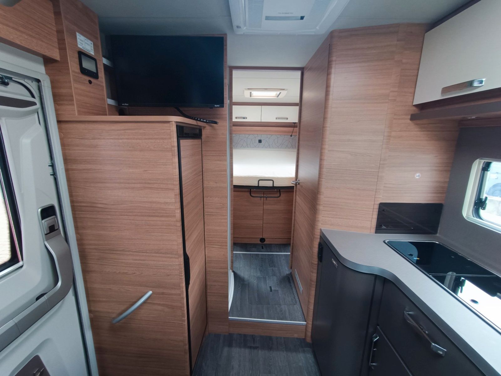 Fahrzeugabbildung Weinsberg CaraSuite 700 DX *Automatik*Standklima*TV