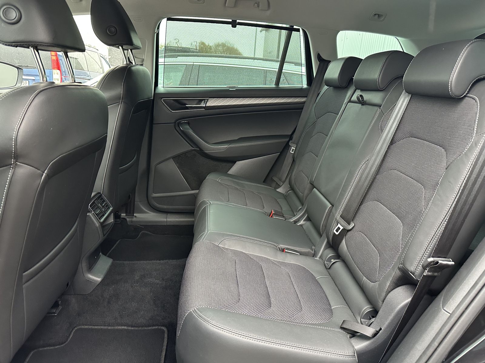 Fahrzeugabbildung SKODA Kodiaq 2.0 TDI DSG Style NAV+LED+DCC+18ZOLL+SHZ