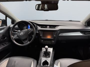 Toyota Avensis - 10