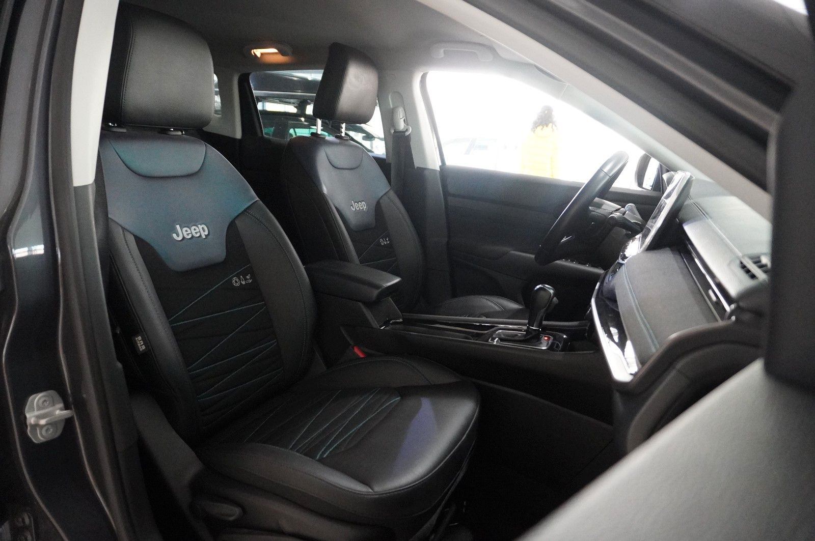 Fahrzeugabbildung Jeep Compass 1.3 4X4 HYBRID NAVI/LED/KAMERA/VIRTU/DAB