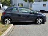 Peugeot 208 Active *SHZ*PDC*Klima*Tüv Neu*1Hand* - blaue Peugeot 208