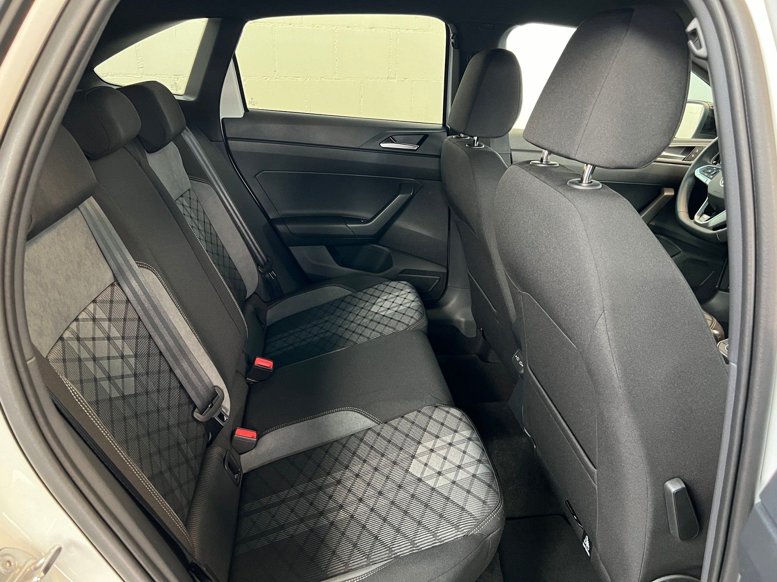 Fahrzeugabbildung Volkswagen Taigo R-Line +IQ.Drive  +Navigation  +Kamera