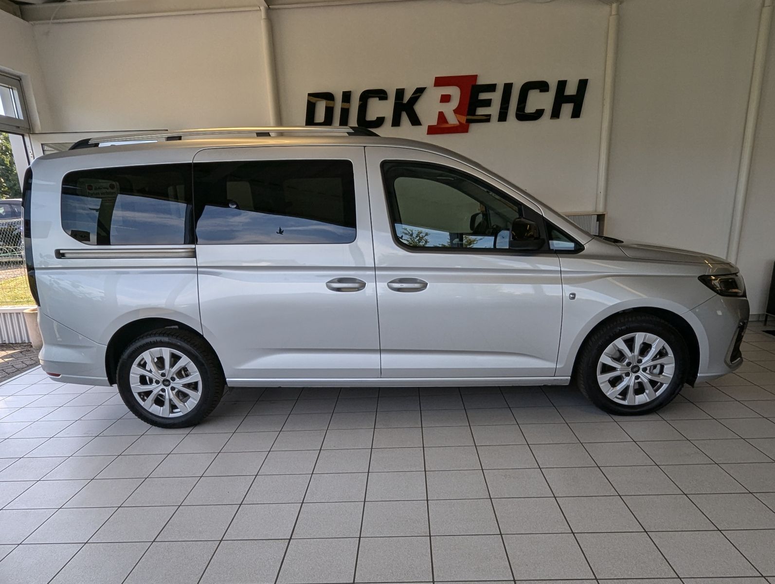 FORD Tourneo Connect L2 Titanium 7-Sitze LED Cam AHK - Image 8