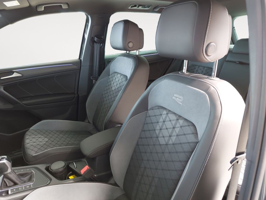 Fahrzeugabbildung Volkswagen Tiguan 1.5 TSI DSG R-Line AHZV Standheizung
