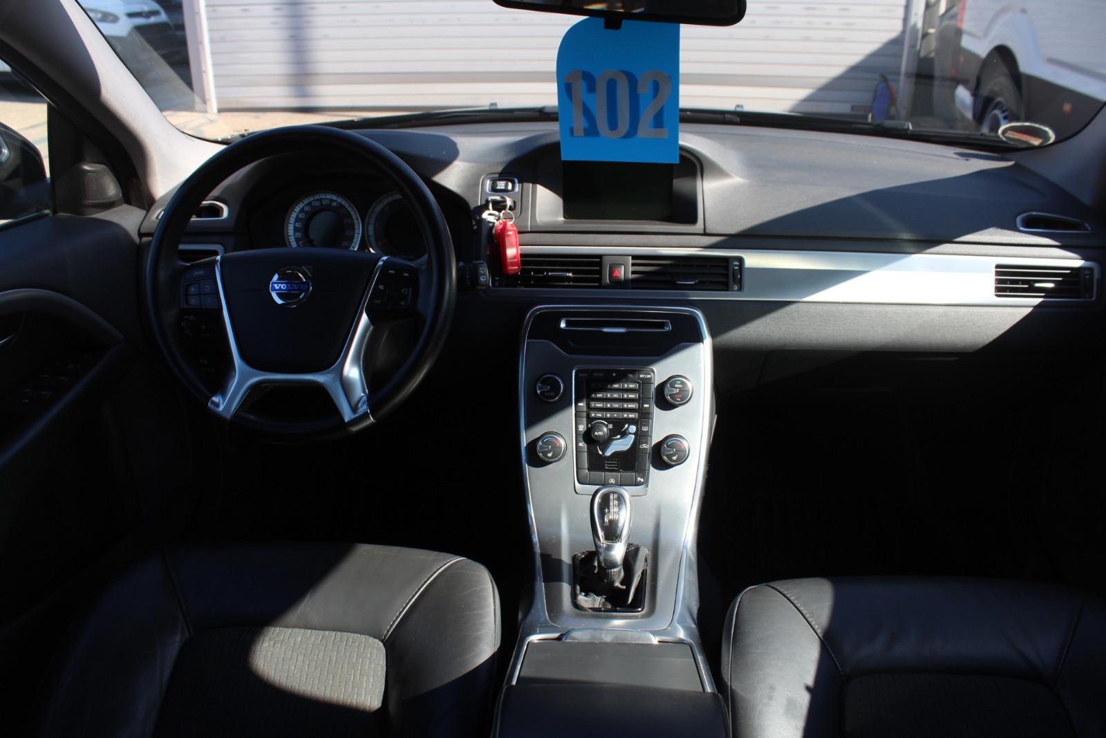 Volvo V70 2013 — photo 10