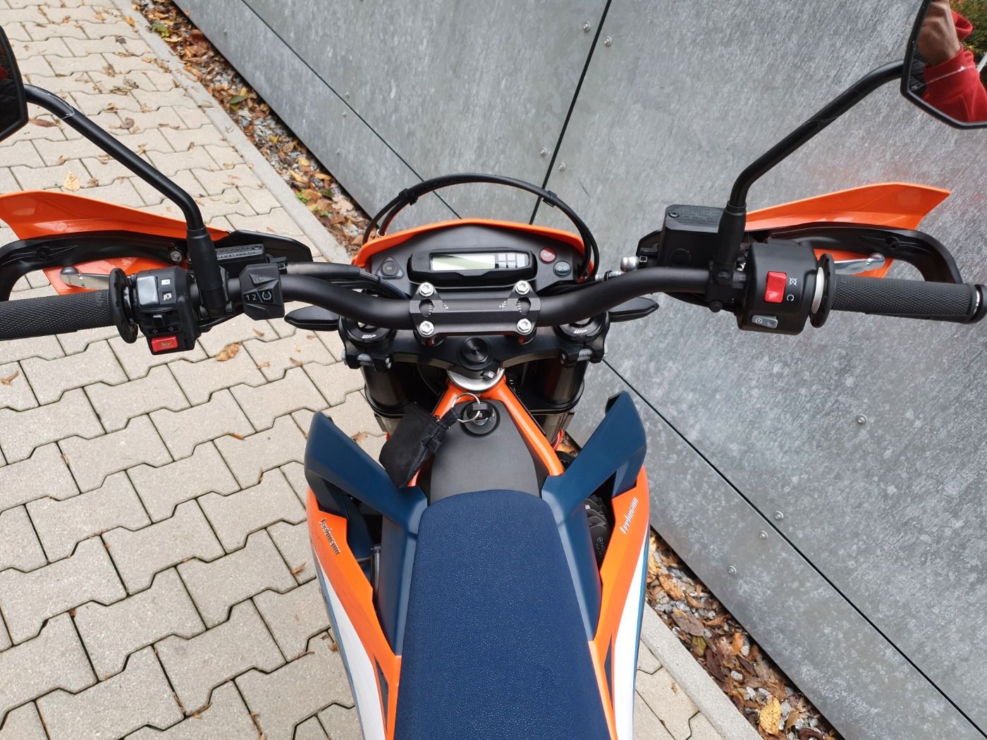 Fahrzeugabbildung KTM 690 SMC-R 2024