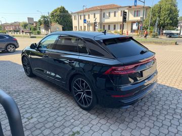 Audi Q8 - 8